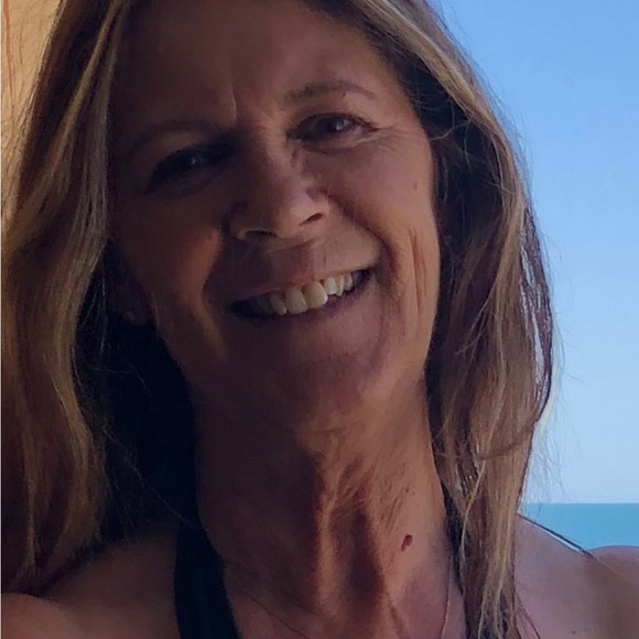 Meet your Posher, Anna - Picture 1 of 2